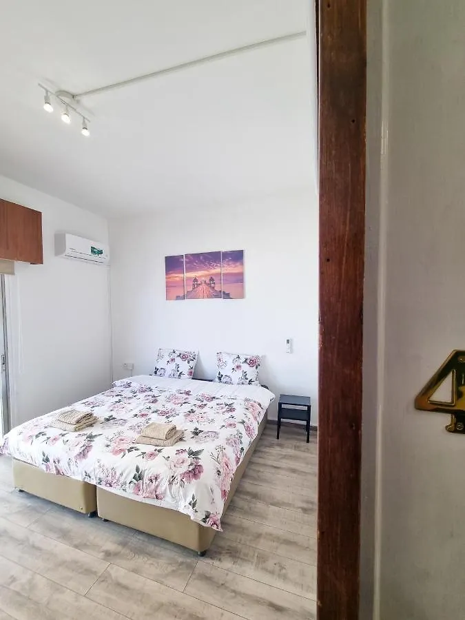 Citycenter Rooms Next To The Beach Larnaca 0*,