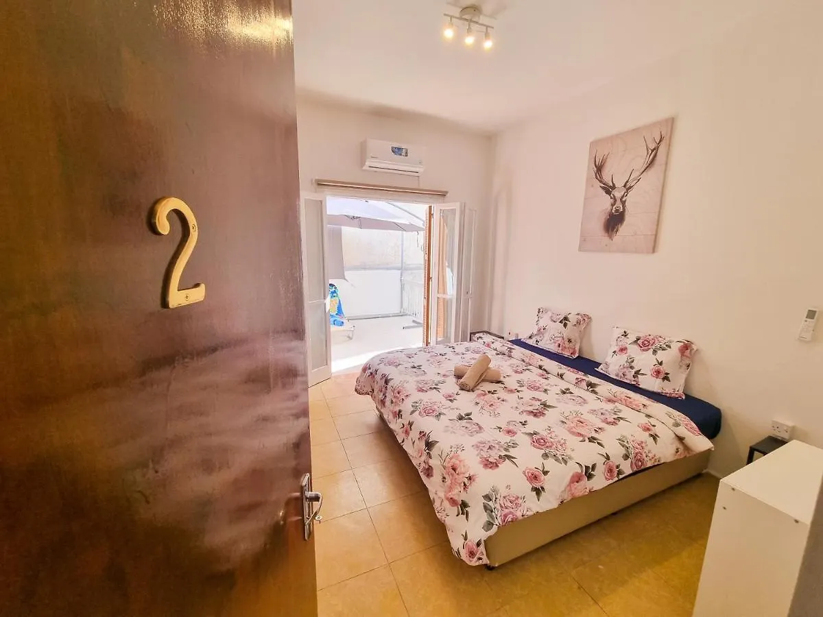 Ubytování v soukromí Citycenter Rooms Next To The Beach Larnaca Kypr