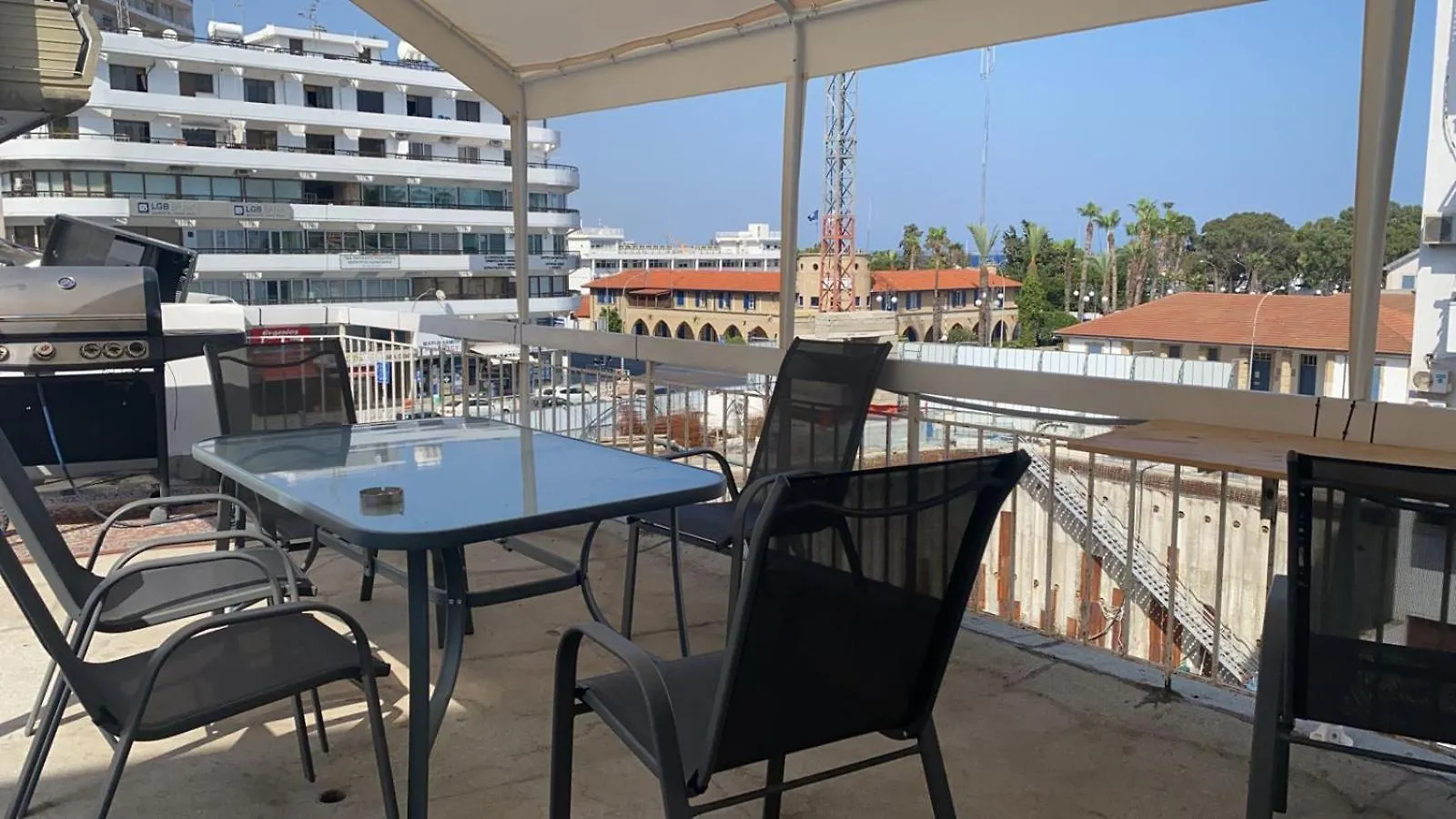 Ubytování v soukromí Citycenter Rooms Next To The Beach Larnaca